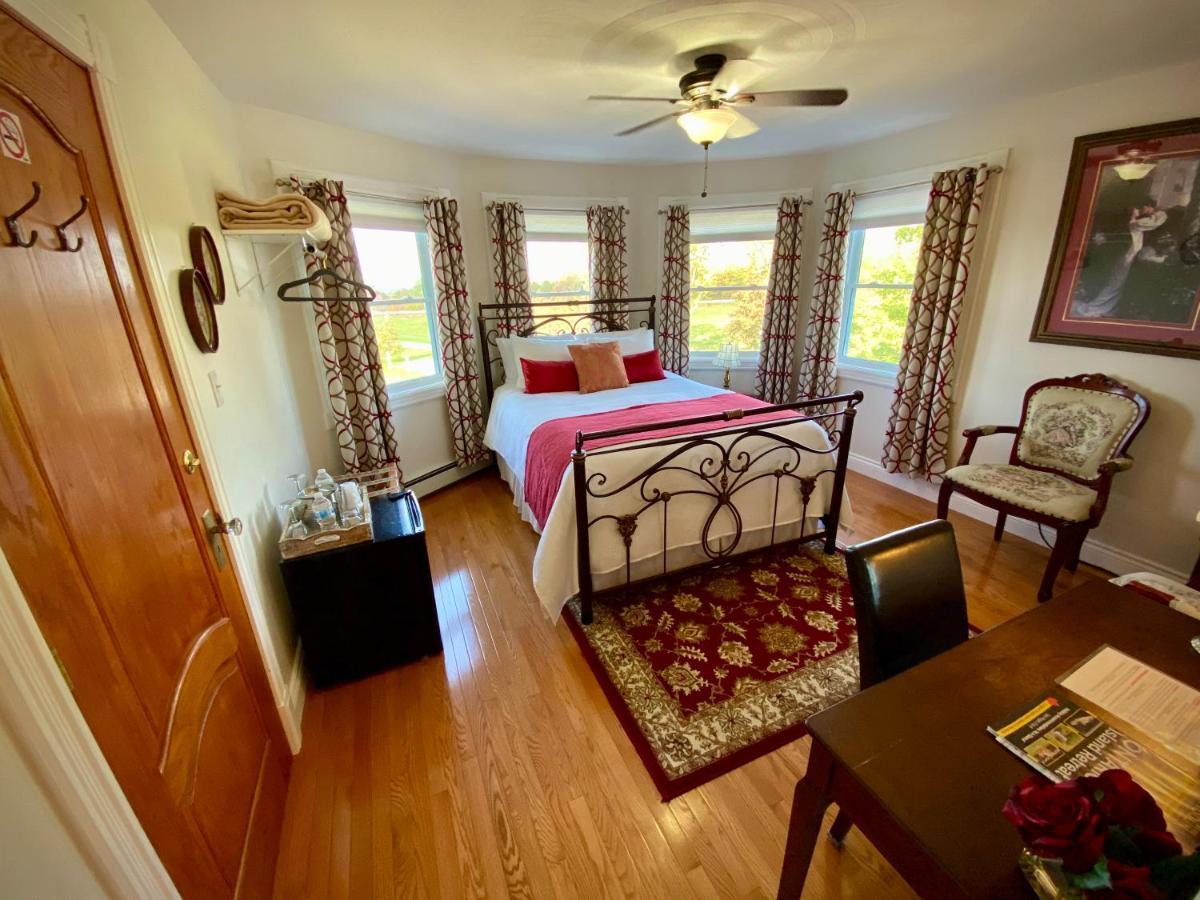 Twin Peaks B&B Mindemoya Habitación foto
