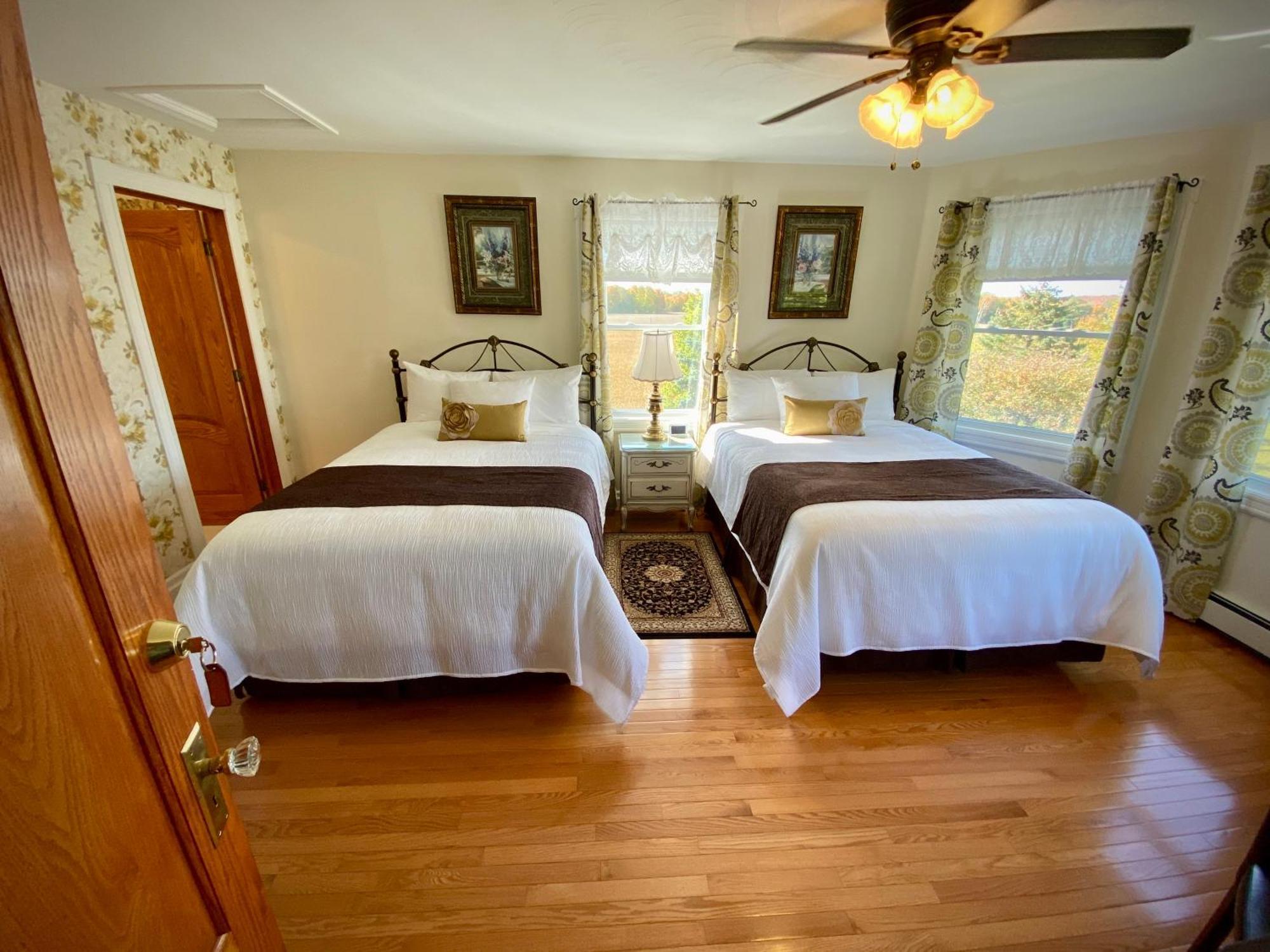 Twin Peaks B&B Mindemoya Habitación foto